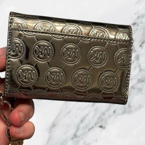 Michael Kors Vintsge Y2K Metallic Silver Wristlet and Phone Case Wallet - Picture 5 of 15